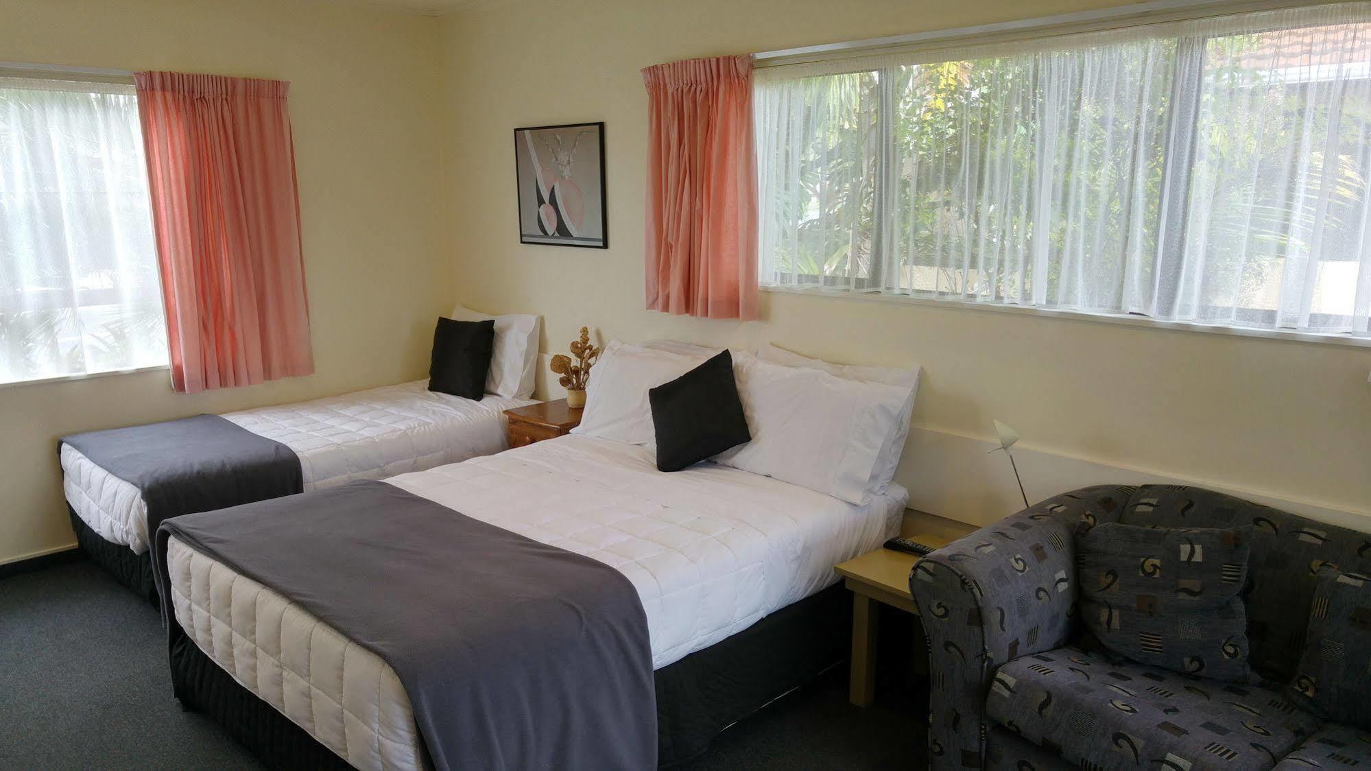 Hobson'S Choice Motel Даргавил Екстериор снимка